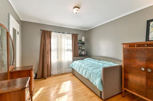 2476 Lefeber Ave, Milwaukee WI 53213-1220 exterior