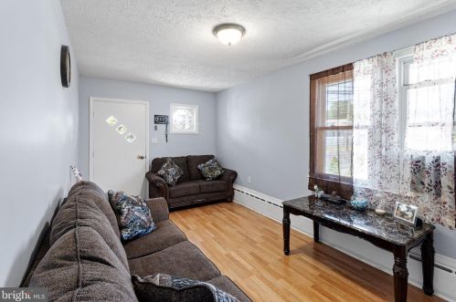 208 Newkirk Ave, Trenton NJ  08610-4825 exterior