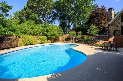 2636 Bridgewater Cir, Gainesville GA 30506-1856 exterior