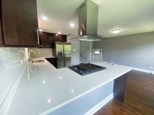 8011 Emerald Ave, Chicago IL  60620-2518 exterior