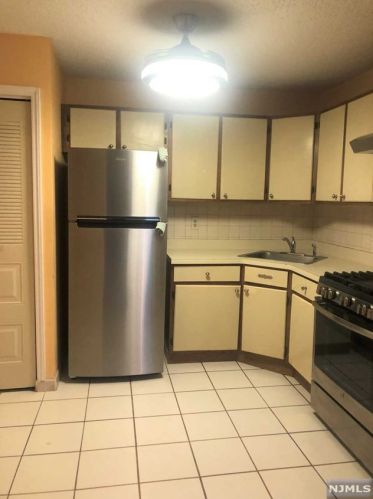 540 Holly Ct, Mahwah NJ  07430-3434 exterior