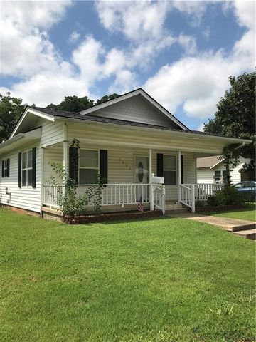 1902 Park Ave, Shawnee, OK 74804-3638