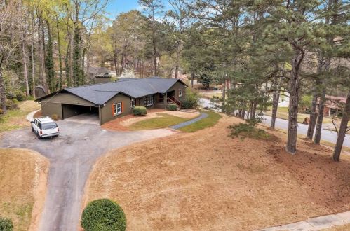 1084 Crestmont Ln, Atlanta, GA 30311-3026