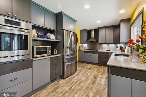 10316 Gainsborough Rd, Rockville MD 20854-4043 exterior