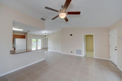 1198 Empire St, Fort Pierce FL 34983-2468 exterior