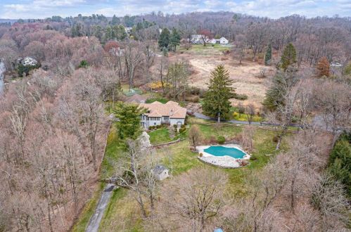 29 Half Mile Rd, Armonk NY  10504-1307 exterior