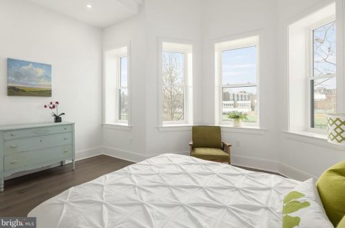 3125 11th St, Washington DC  20010-2401 exterior