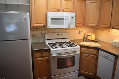 813 Porter Way, Bridgewater NJ 08807-3538 exterior