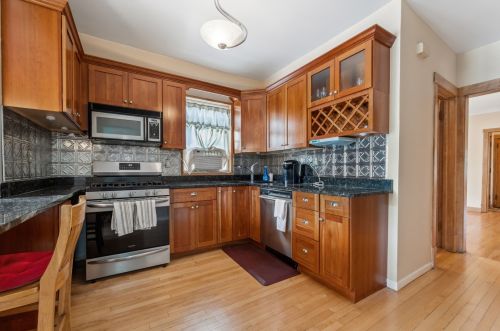 2612 Agatite Ave, Chicago IL 60625-7076 exterior