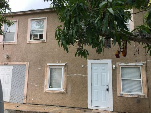 1019 Mayflower Rd, Fort Pierce FL  34950-5000 exterior