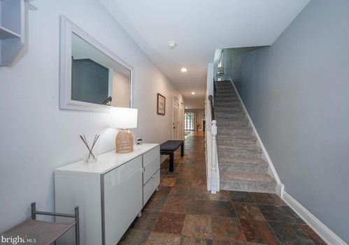 328 Lemonte St, Philadelphia PA 19128-4520 exterior