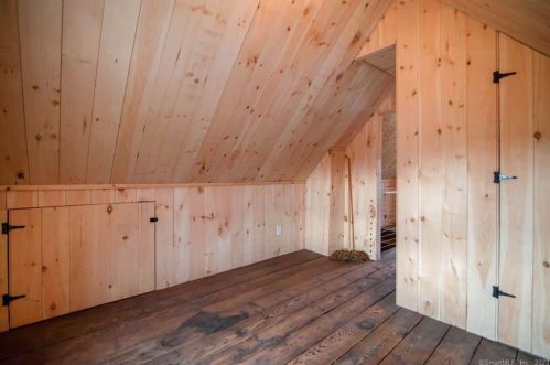 277 West Ave, Milford CT 06461-3010 exterior