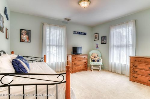 92 Washington St, Locust NJ 07760-1432 exterior