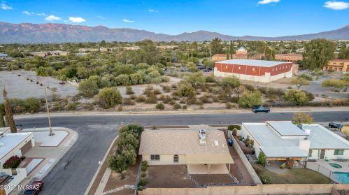 1458 Olympic Club Dr, Tucson AZ  85710-7250 exterior