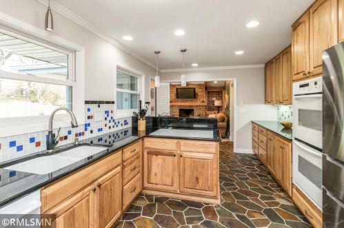 1907 Hampshire Ave, Saint Paul MN 55116-2401 exterior