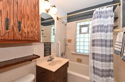 417 65th St, Milwaukee WI  53214-1723 exterior