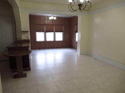 5234 Montrose Ave, Chicago IL 60634-1409 exterior