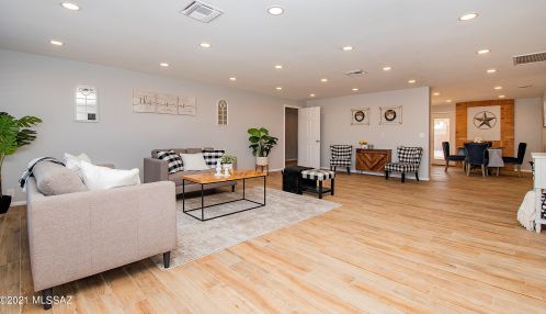 8302 3 St, Tucson AZ 85711-1518 exterior