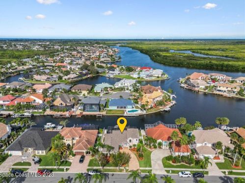 2006 Sykes Creek Dr, Merritt Island, FL 32953-3065