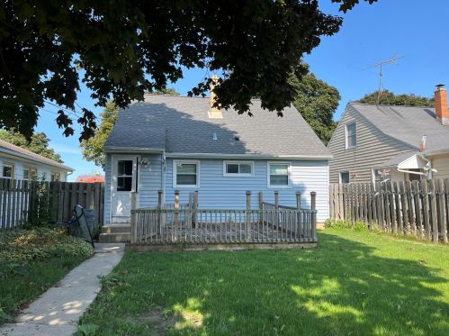 4334 89th St, Milwaukee, WI 53228-2812