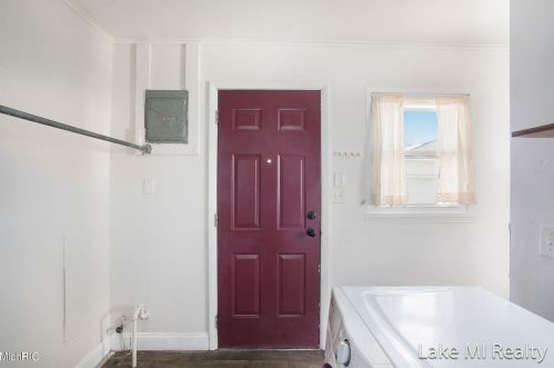 2134 Collingwood Ave, Wyoming MI exterior