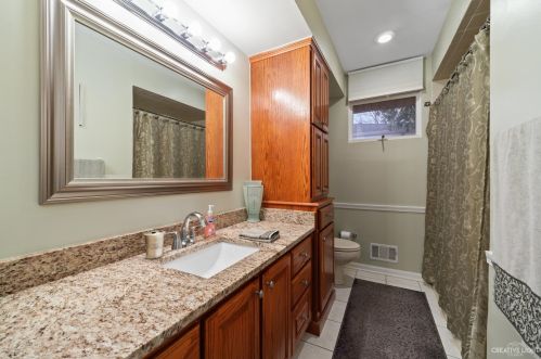 1300 Hosmer, Joliet IL 60435-4007 exterior