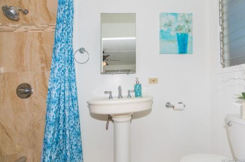 536 12 Ave, Honolulu HI exterior