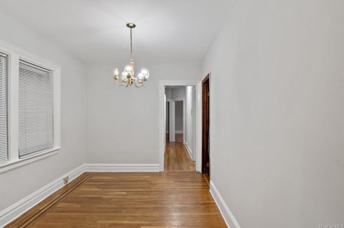 108 237 St, Bronx NY 10470-2006 exterior