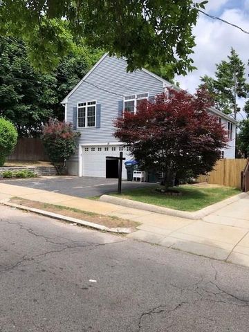 16 Cathedral Ave, Providence, RI 02908-1929