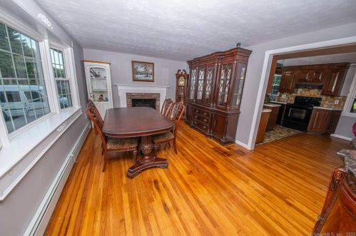 12 Cleveland St, Enfield CT 06082-5308 exterior