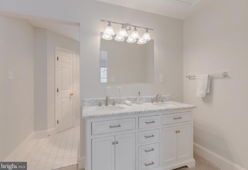 3920 47 St, Washington DC 20019-4643 exterior