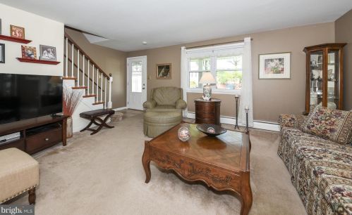 334 Kalmia St, Warminster PA 18974-4727 exterior