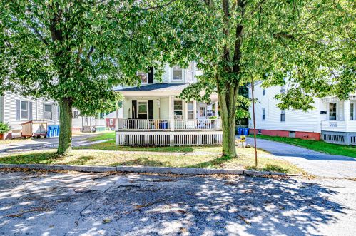 17 Whitney Ave, Portland ME  04102-2521 exterior