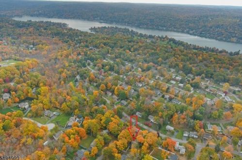 14 Stonehedge Ter, Sparta NJ 07871-1309 exterior