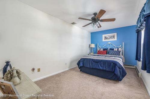 807 Bowline Dr, Lacey NJ 08731-3006 exterior