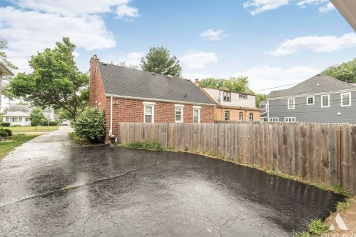 923 Fairfield Ave, Elmhurst IL  60126-4945 exterior