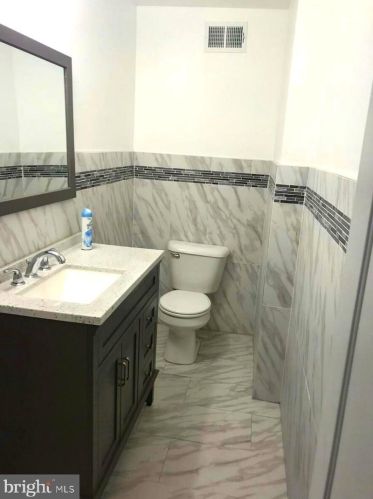 2050 Cambria St, Philadelphia PA 19134-4029 exterior