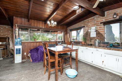 5749 Lee St, Tucson AZ 85719-3900 exterior