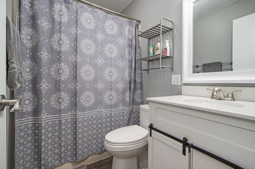 5163 Lewsinda Ave, Kalamazoo MI 49009-3823 exterior