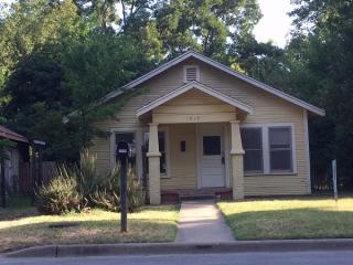 1619 Canterbury St, Austin TX  78702-5401 exterior