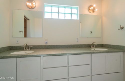 4220 16 Dr, Phoenix AZ 85015-1426 exterior