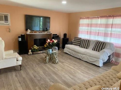 148 17 St, Huntington Station NY 11746-2913 exterior