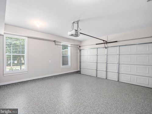 10346 Grosvenor Pl, Rockville MD 20852 exterior