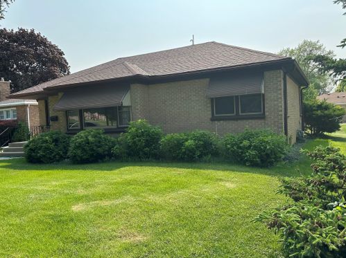 4211 20th St, Milwaukee, WI 53221-2353