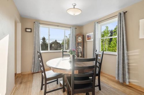 8145 Lindisfarne Dr, Pittsburgh PA 15237-2311 exterior