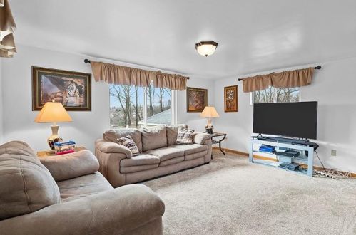 286 Pheasant Dr, Pittsburgh PA 15235-3160 exterior