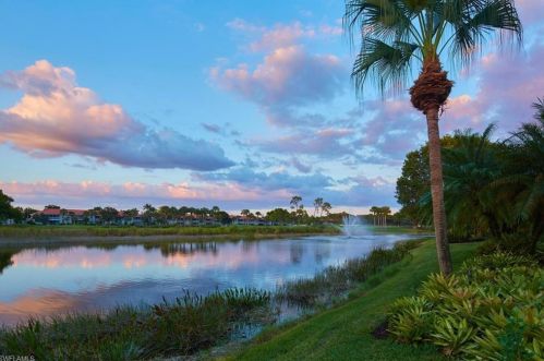 2325 Cheshire Ln, Naples, FL 34109-3373