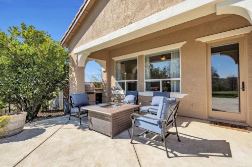 1403 Souza Dr, Folsom CA 95762-7559 exterior