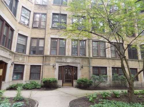 1221 Lunt Ave, Chicago IL 60626-3076 exterior