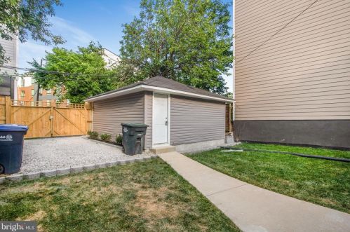 2911 17th St, Washington DC  20018-1825 exterior